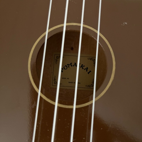 Pomaikai Ukulele - Picture 3 of 3